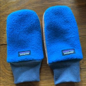 Like new Patagonia mittens infant